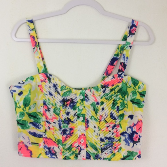 Paper Crane | Tops | Paper Crane Nwt Flirty Floral Crop Top Size Large ...